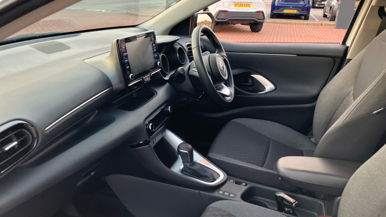 Toyota Yaris 1.5 Hybrid Design 5dr CVT Hybrid Hatchback